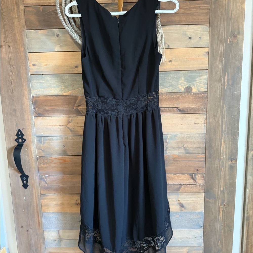 Black Sleeveless V-Neck A-Line Midi Dress
